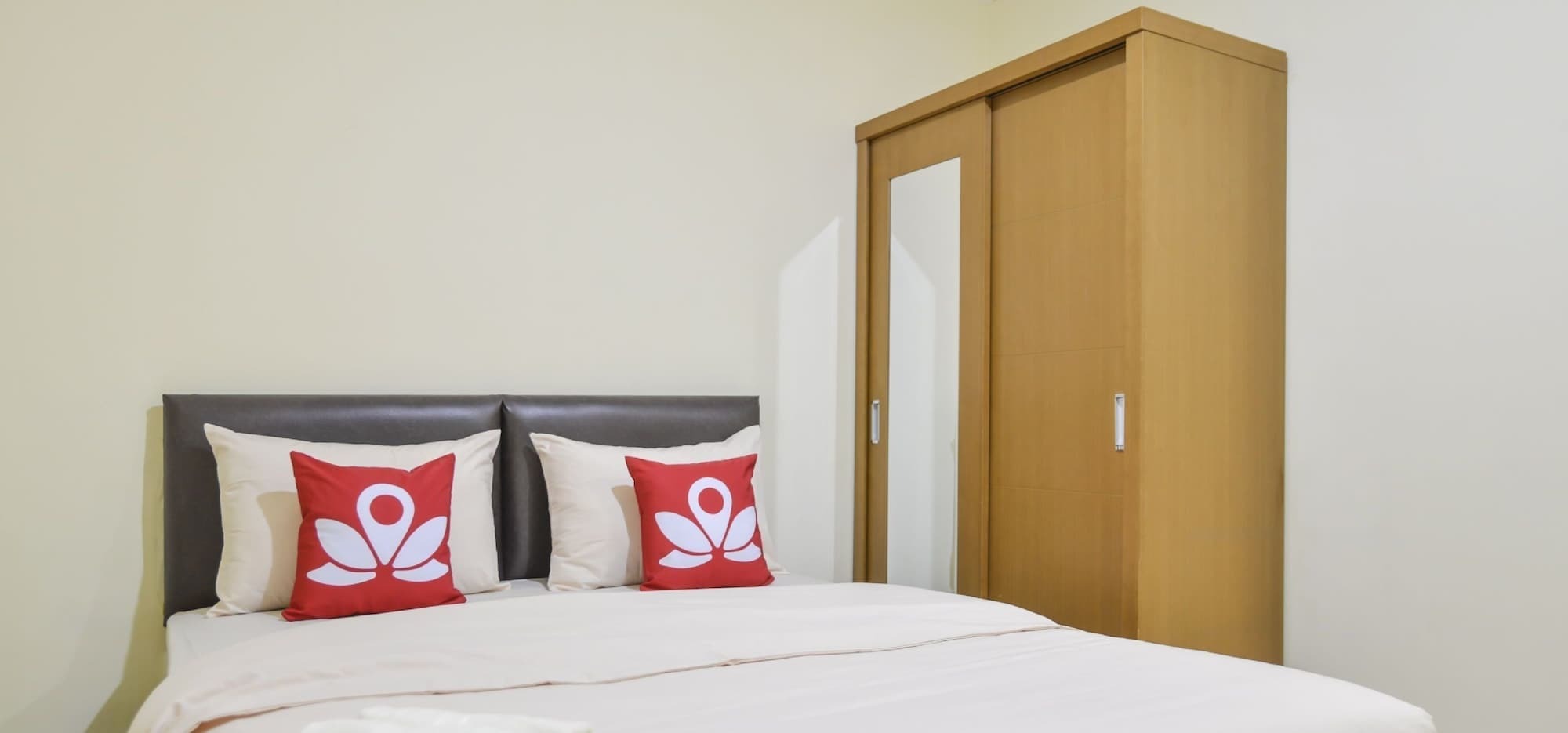 Zen Rooms Near Itc Roxy Mas Cakarta Dış mekan fotoğraf
